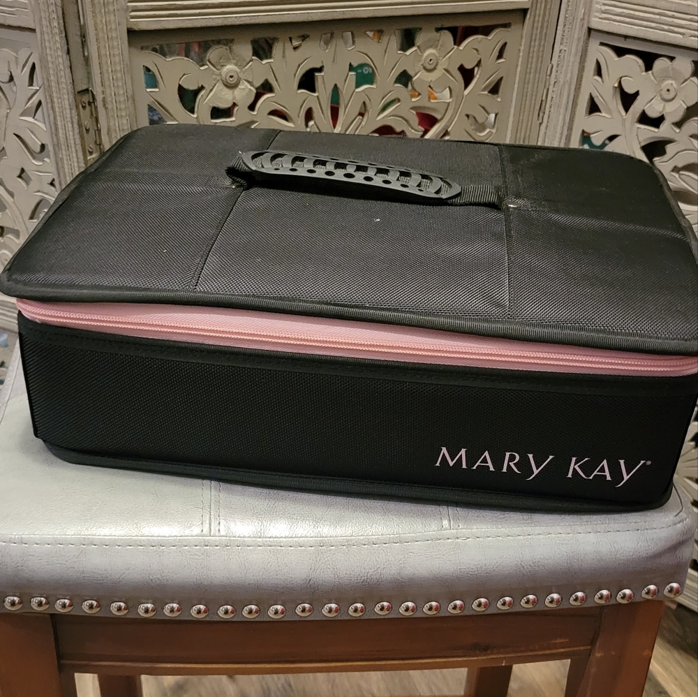 Mary Kay Lipstick Carrying Case lightly used great condition